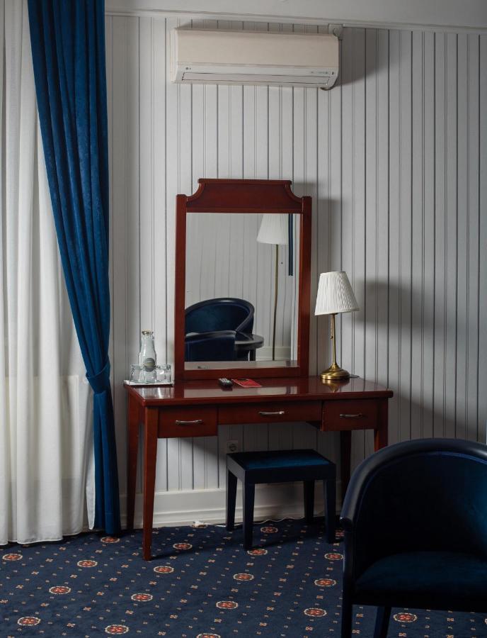 Hotel Aristocrat Černovice Exteriér fotografie