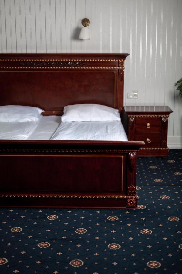Hotel Aristocrat Černovice Exteriér fotografie