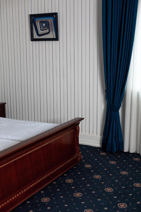 Hotel Aristocrat Černovice Exteriér fotografie